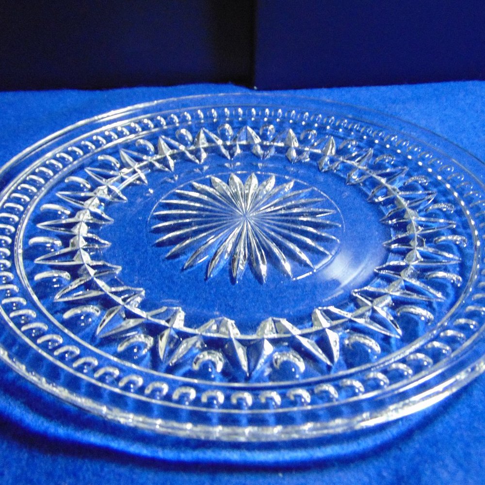Vintage Glass Plate for Desserts, Salads, Lunch, 8.5 inches wide